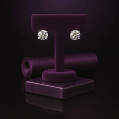 Classic Diamond Stud Earrings in White Gold – Timeless Round Cut